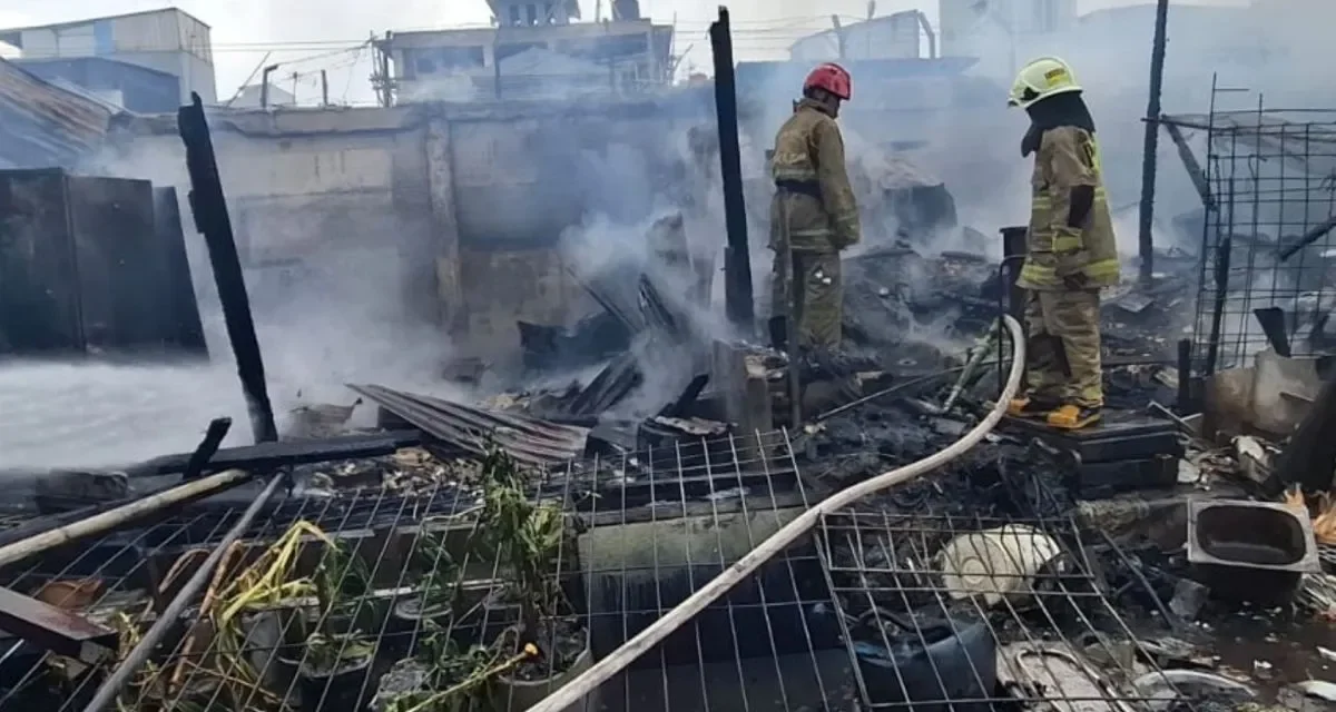 Kebakaran Pademangan Akibat Korsleting Listrik 7 Lapak Terbakar