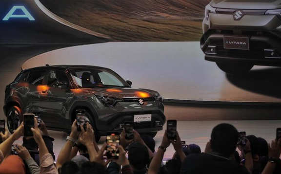 Suzuki eVitara Meluncur Mobil Listrik Tangguh Tempuh 500 Km