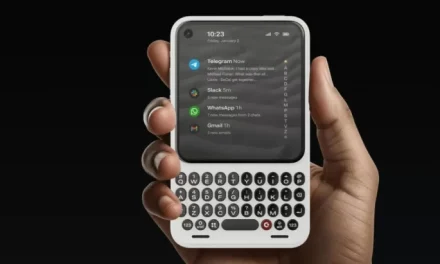 Keyboard Fisik Kembali Relevan melalui Clicks Communicator