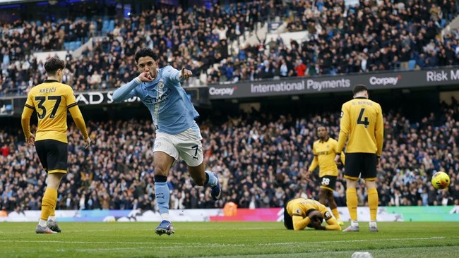 Manchester City Tundukkan Wolves 2-0, Tekan Puncak Arsenal