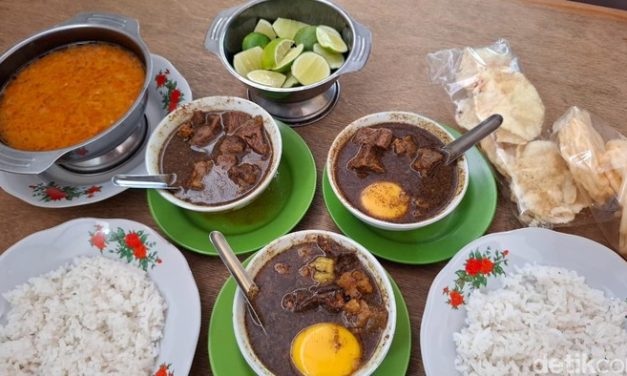 RM Pallubasa Serigala Asli Makassar Legendaris di Kelapa Gading