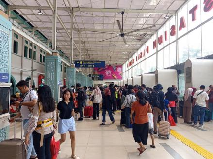 Penumpang Kereta Api di Daop 1 Jakarta Tembus 53 Ribu