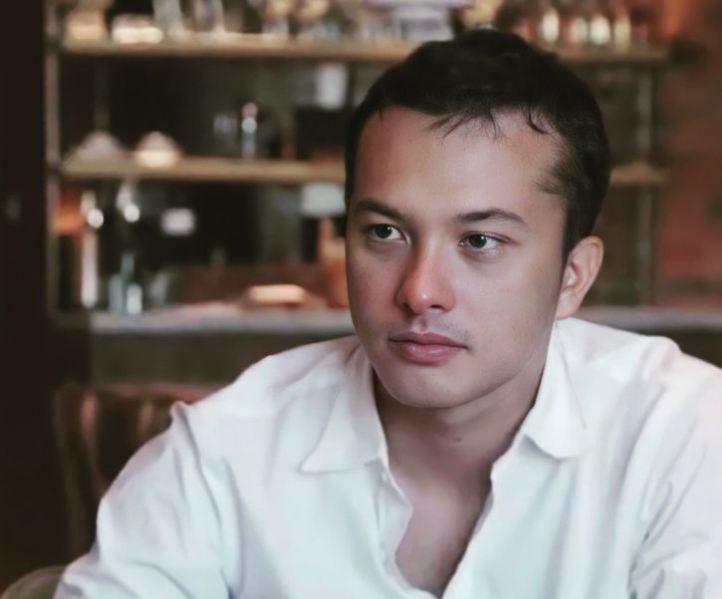 Bukan Sekadar Liburan: Seruan Nicholas Saputra untuk Menyelamatkan Masa Depan Pariwisata Dunia