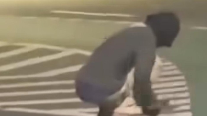 Aksi Pembongkaran Mata Kucing di Underpass Cawang