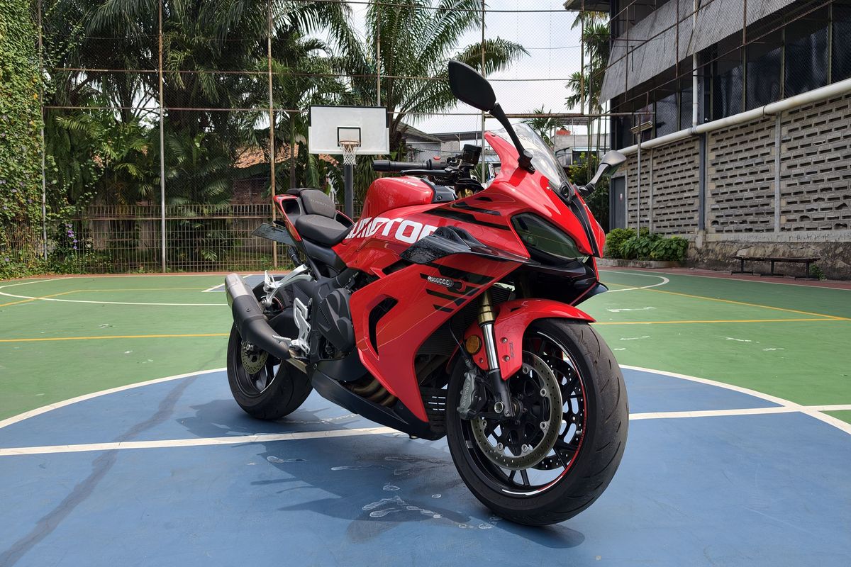 QJMotor SRK 800 RR