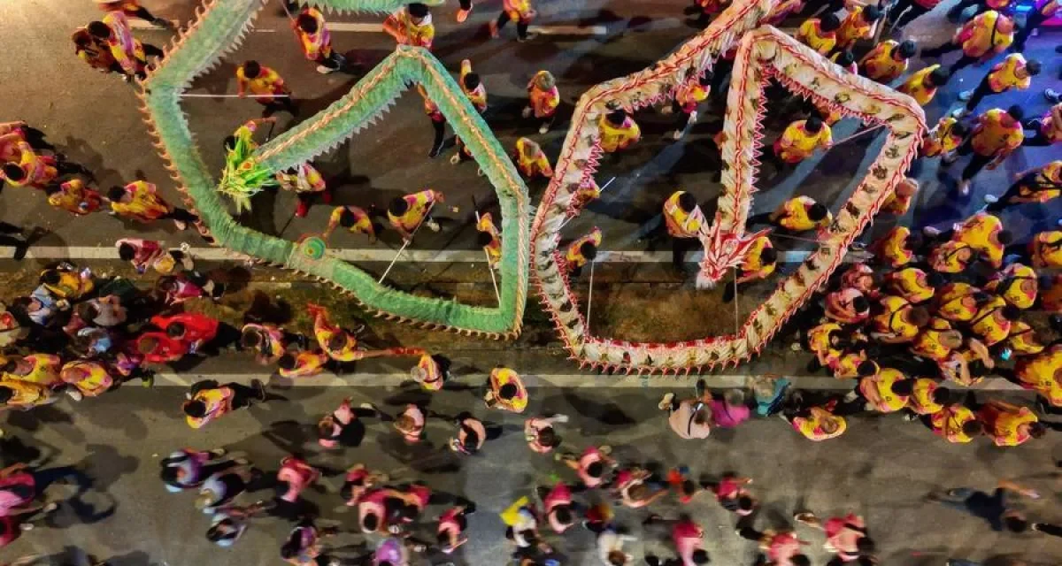 Prosesi Kuil Tradisional di Johor Bahru Tarian Liong dan Barongsai