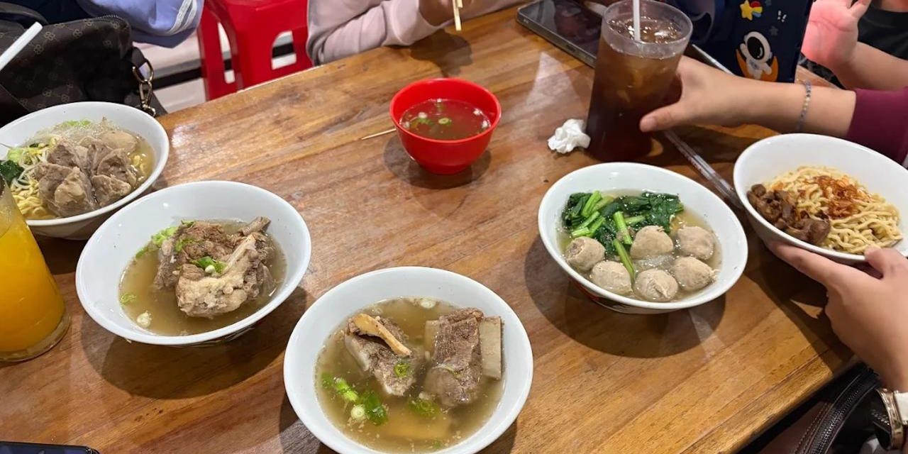 Kuliner Sekitar Gereja Katedral Jakarta: Legendaris Kafe Kekinian