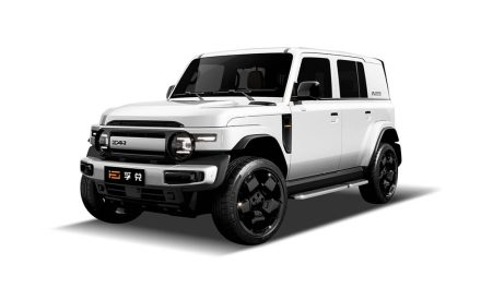 iCar V23 White Glint 2026: SUV Listrik Boxy Desain Pearl White