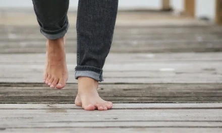 Kapalan Kaki: Penyebab, Pencegahan, Perawatan Aman Kulit Kaki