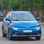 VinFast Green Pengemudi Transportasi Beralih Kendaraan Listrik