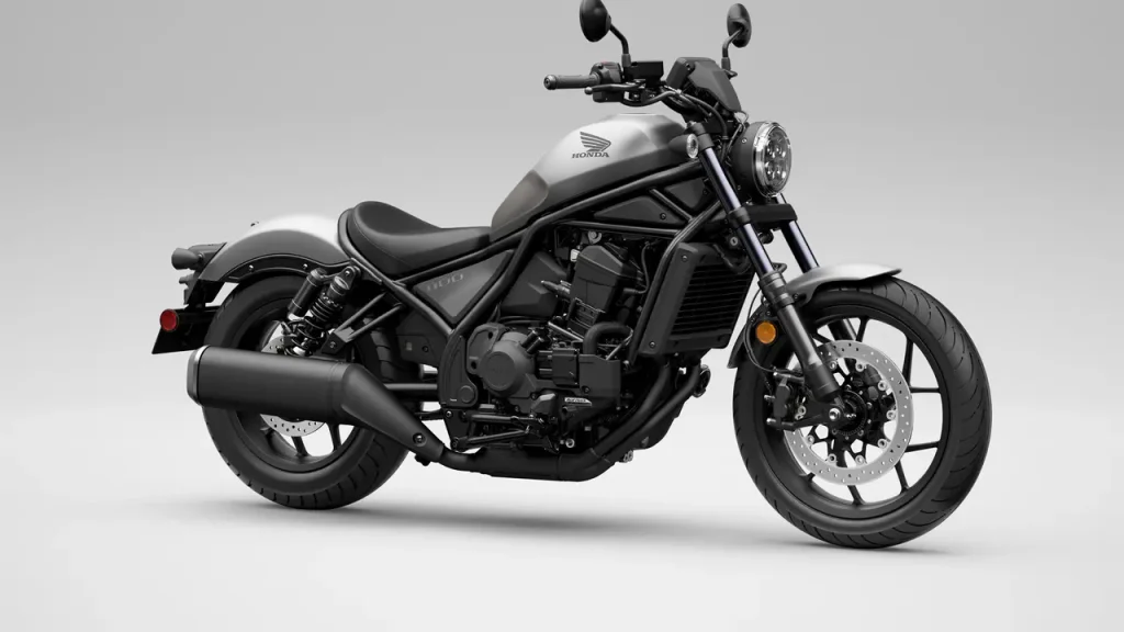 Honda Rebel 1100 warna Matte Beta Silver Metallic dengan desain cruiser premium dan mesin 1.084 cc.