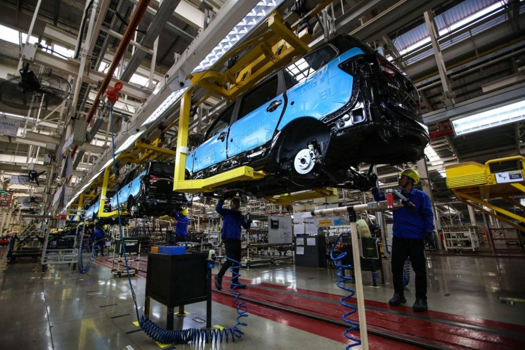 Wuling Motors merayakan 9 tahun di Indonesia dengan pencapaian produksi 200 ribu unit kendaraan di pabrik Cikarang.