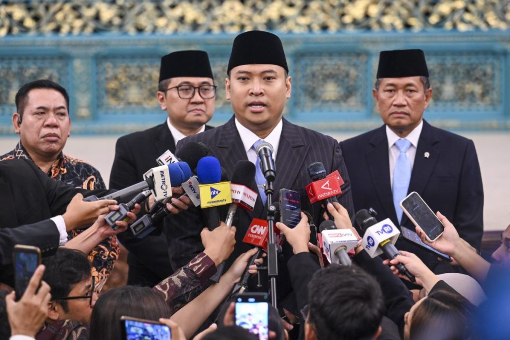 Kepala BGN Sudaryono menyampaikan penghentian permanen 833 dapur Makan Bergizi Gratis akibat pelanggaran standar higienitas dan sanitasi.
