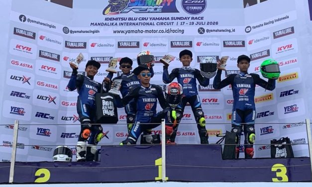 Jallu Vesgio dan Kenzie Akbar Berbagi Kemenangan di R15 Junior Pro Yamaha Sunday Race 2026