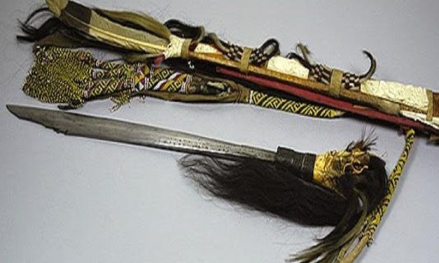 Tak Cuma Mandau, Ini 9 Senjata Tradisional Kalimantan yang Unik