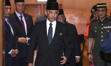 Malaysia Ajak Umat Islam Sholat Hajat di Tengah Kabut Asap Sarawak