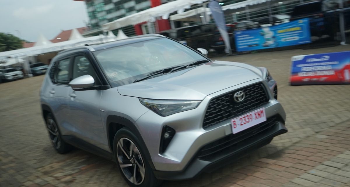 Cara Parkir Paralel Mobil Hybrid Toyota agar Tetap Bisa Didorong