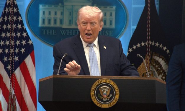 Trump Ancam Balasan Lebih Keras setelah AS dan Iran Kembali Terlibat Serangan